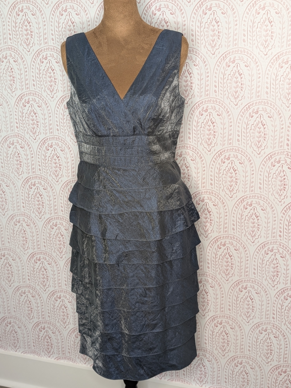 Adrianna Papell Tiered Cocktail Dress in Shimmering Slate Blue SZ 6